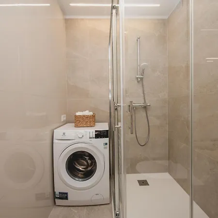 Mary Apartman Split
