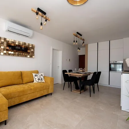 Mary Apartment